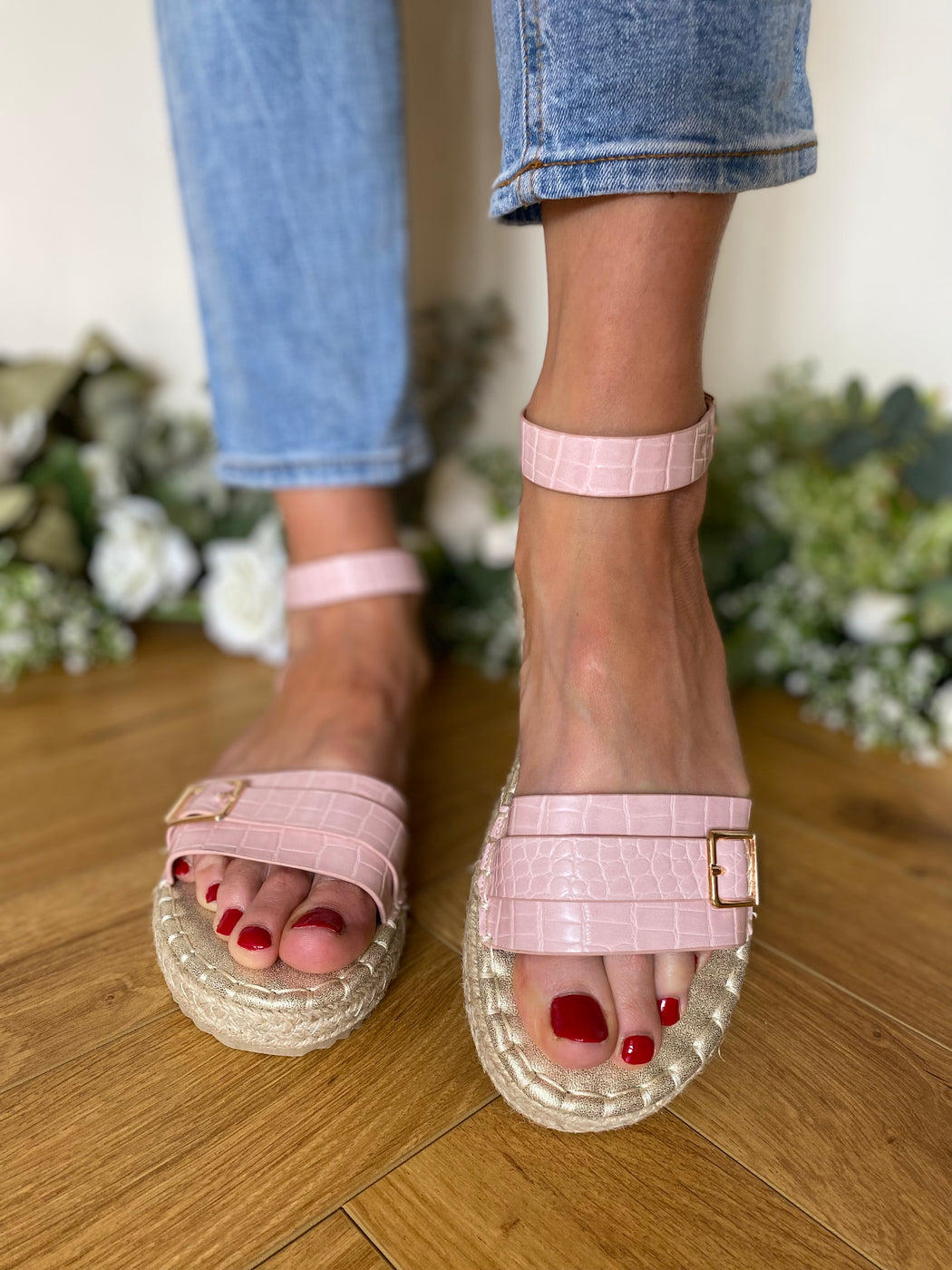 Pink camelia sandle