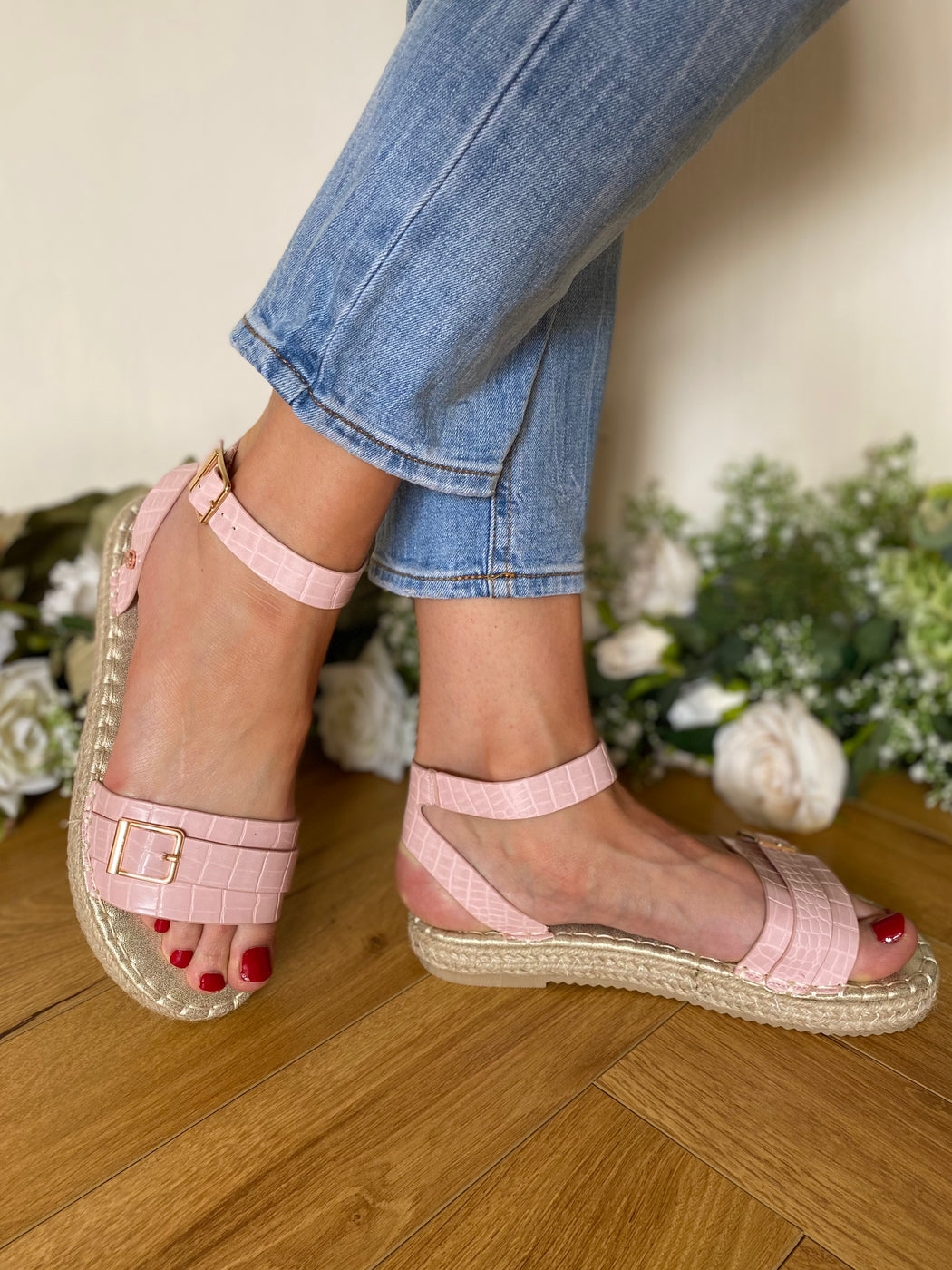 Pink camelia sandle