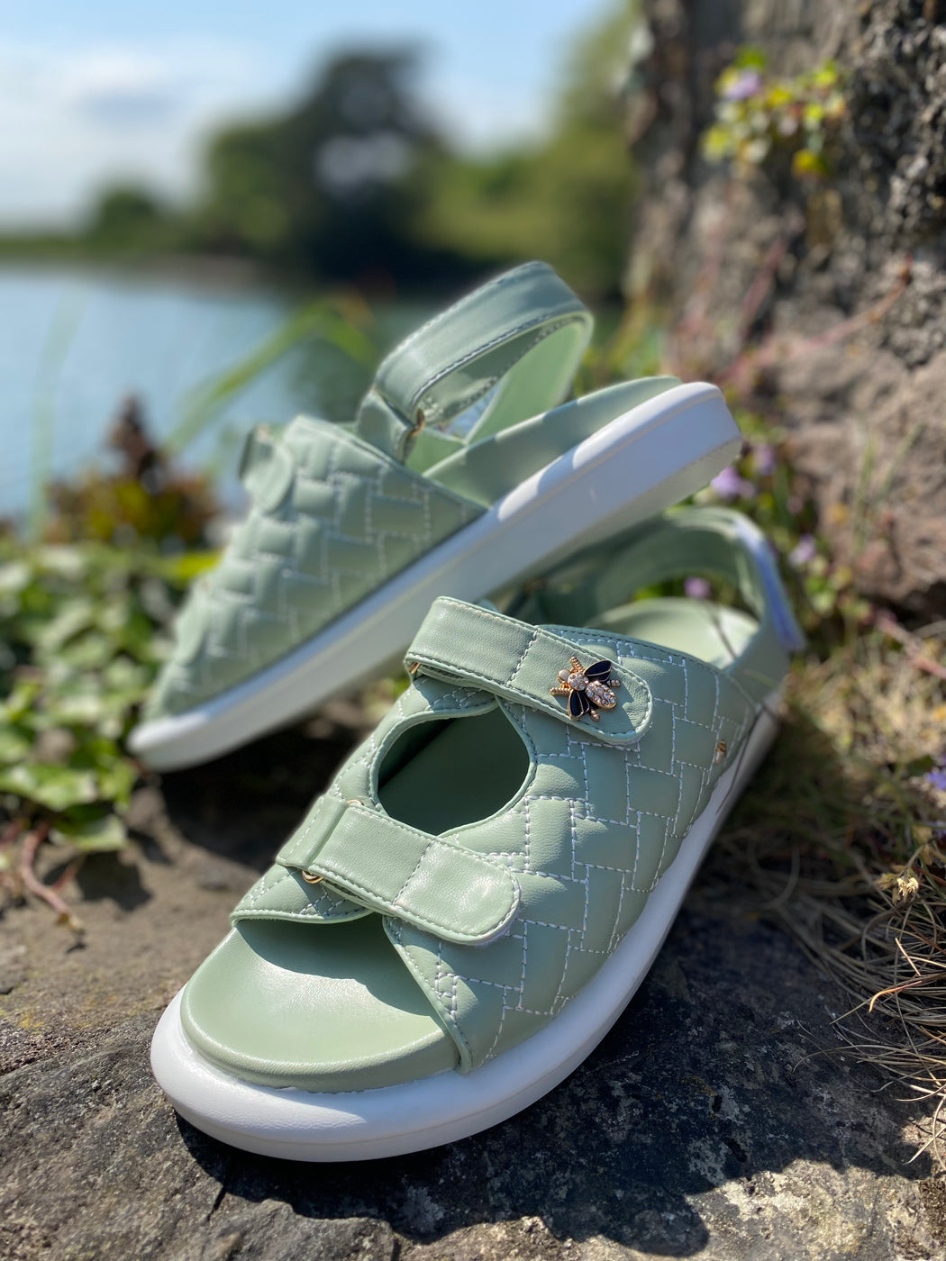 Hessle linen stitch green
