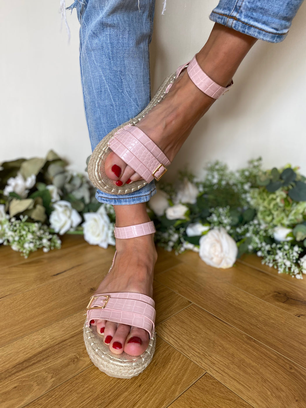 Pink camelia sandle