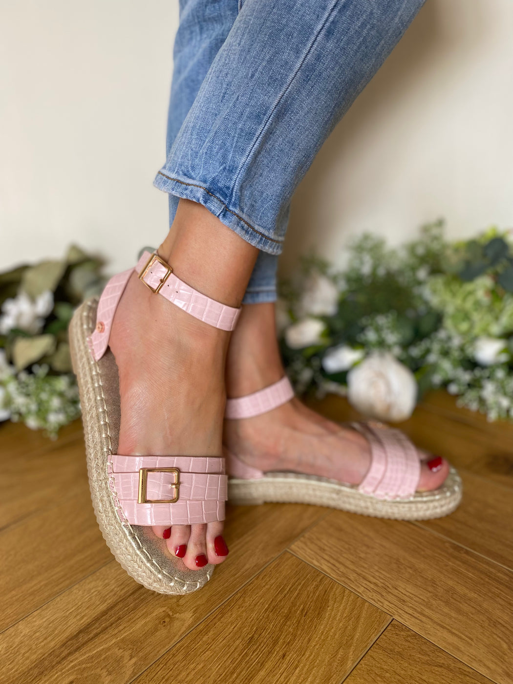 Pink camelia sandle