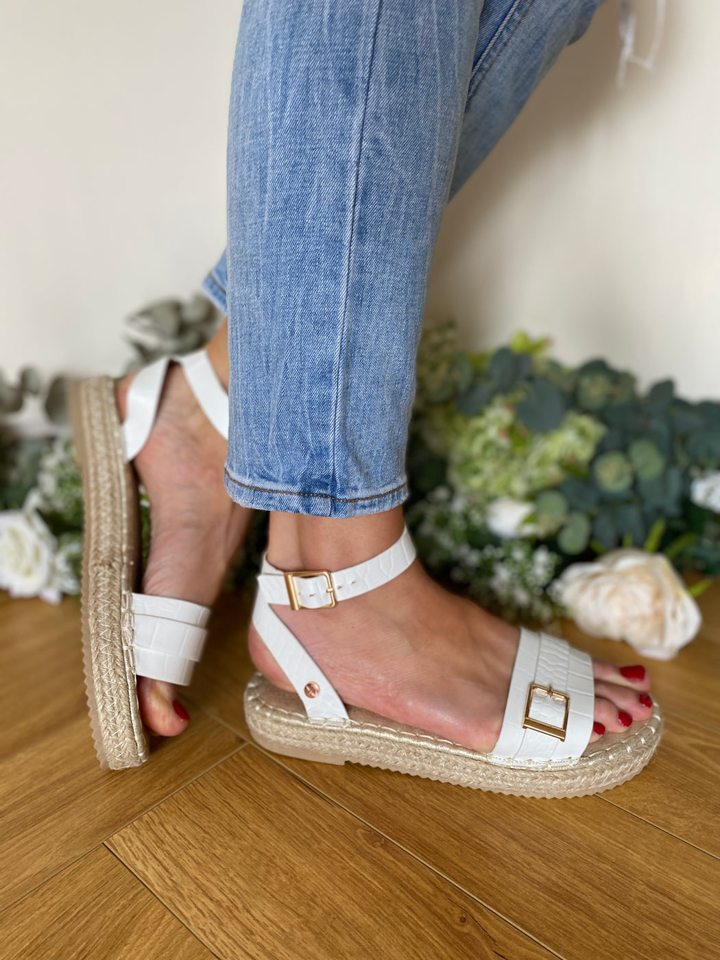 White camelia sandle