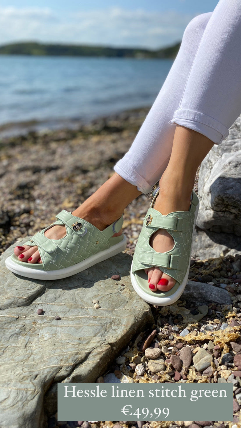 Hessle linen stitch green