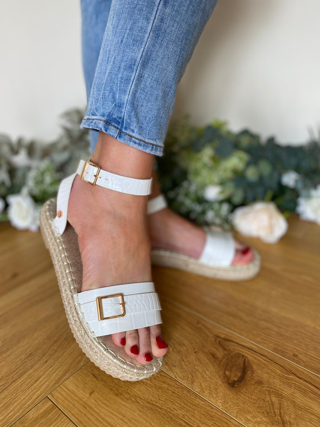 White camelia sandle