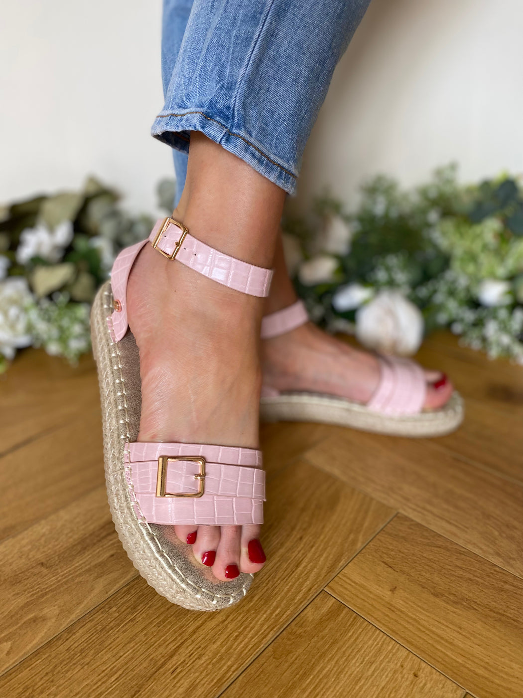 Pink camelia sandle