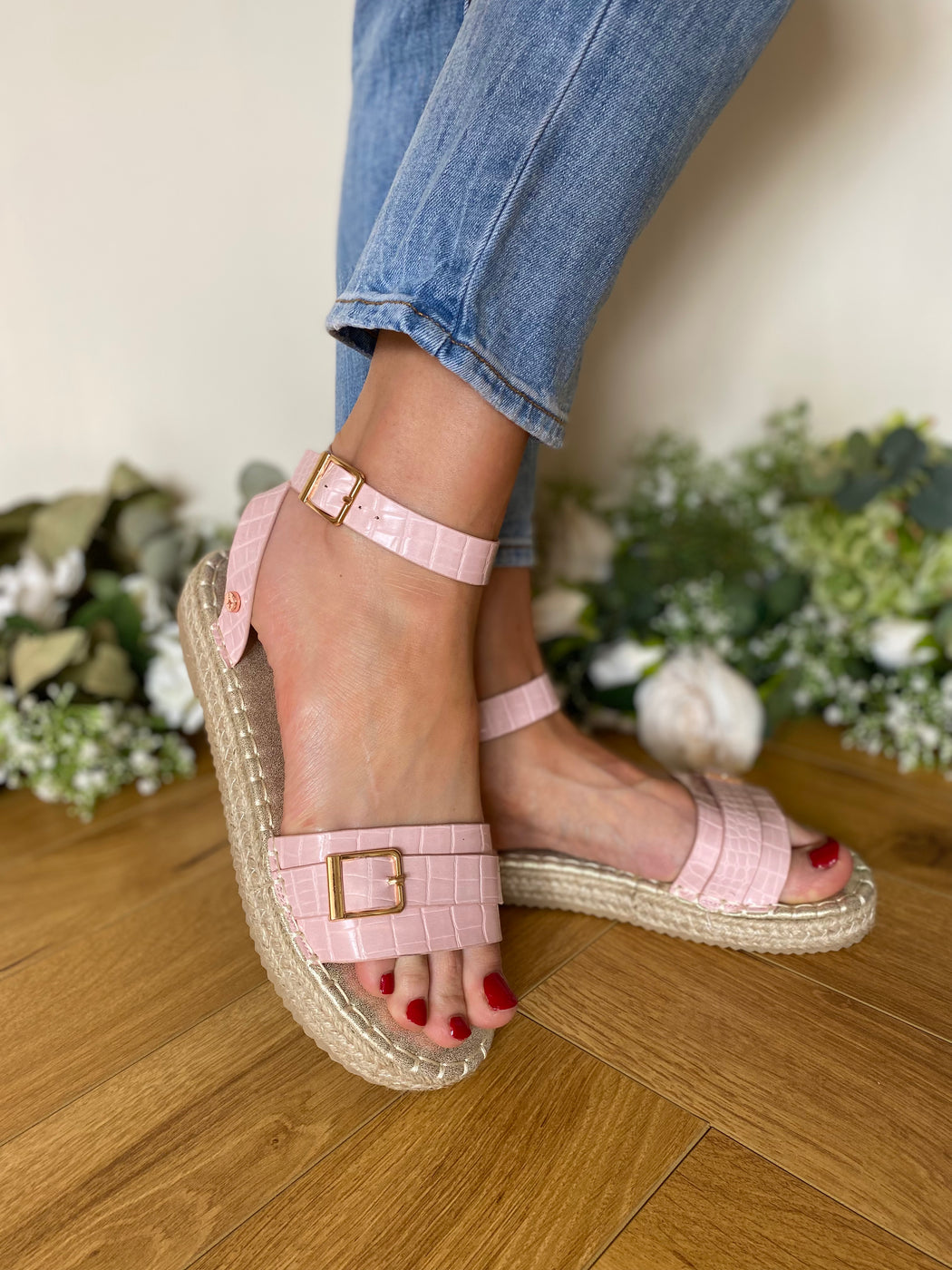 Pink camelia sandle