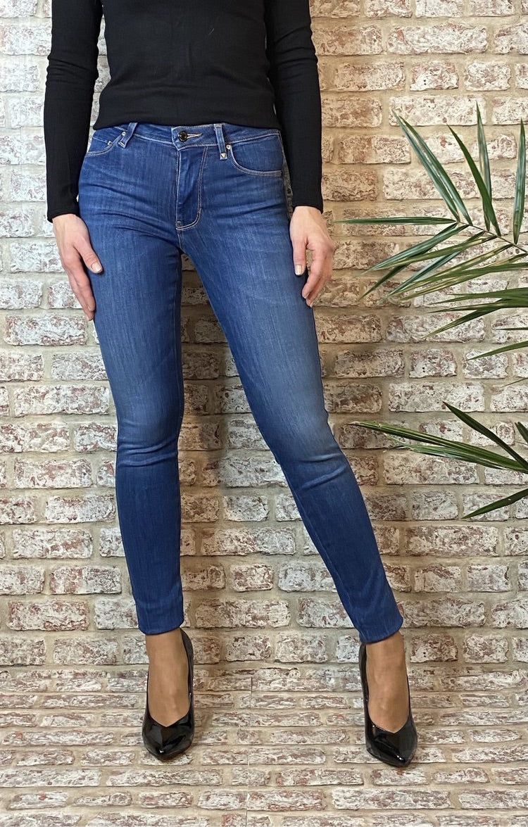 HALA GUESS SALE SEXY CURVE POWER DENIM JEANS