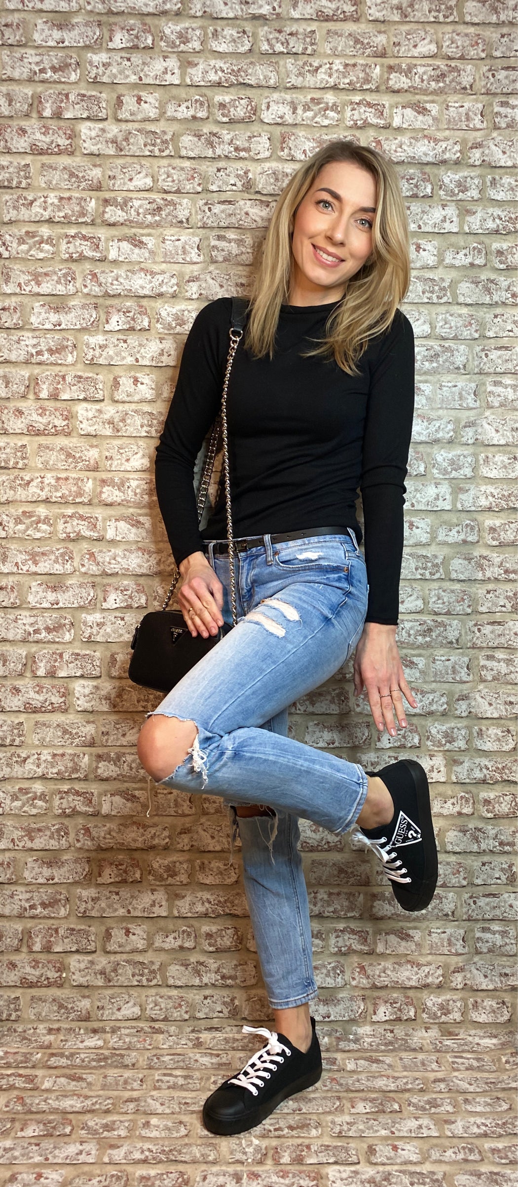BW7577LEA15 Black guess logo g belt