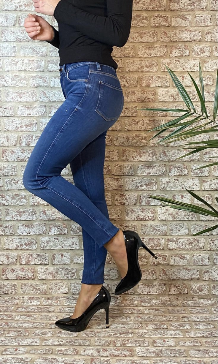 HALA GUESS SALE SEXY CURVE POWER DENIM JEANS