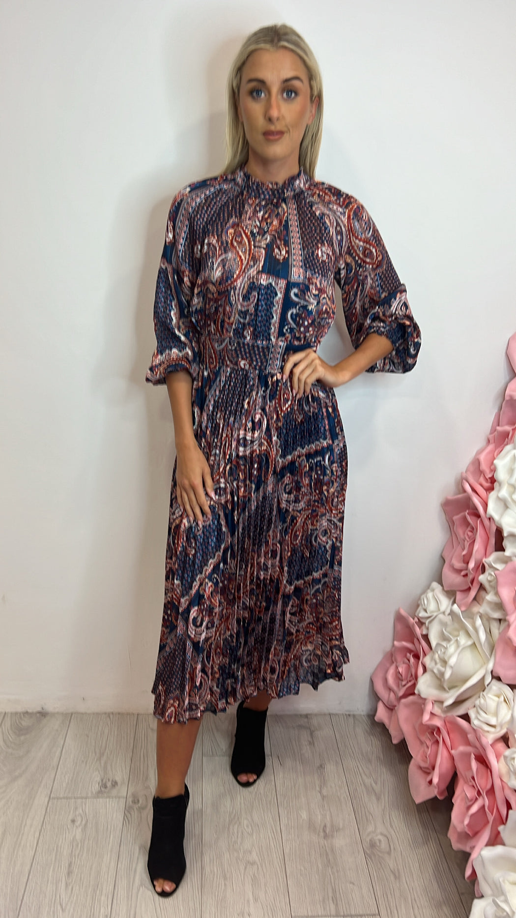 Whisper teal print traffic midi