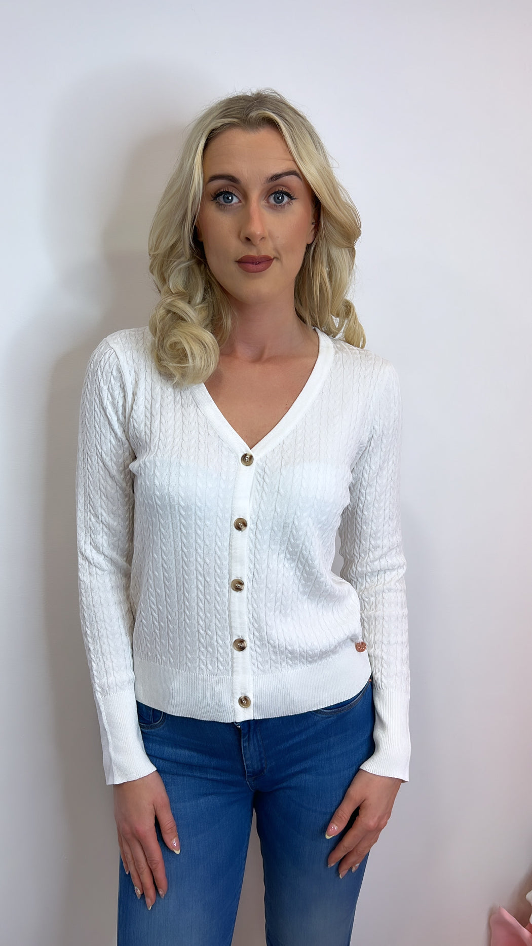 Barbara rr white knit cardi