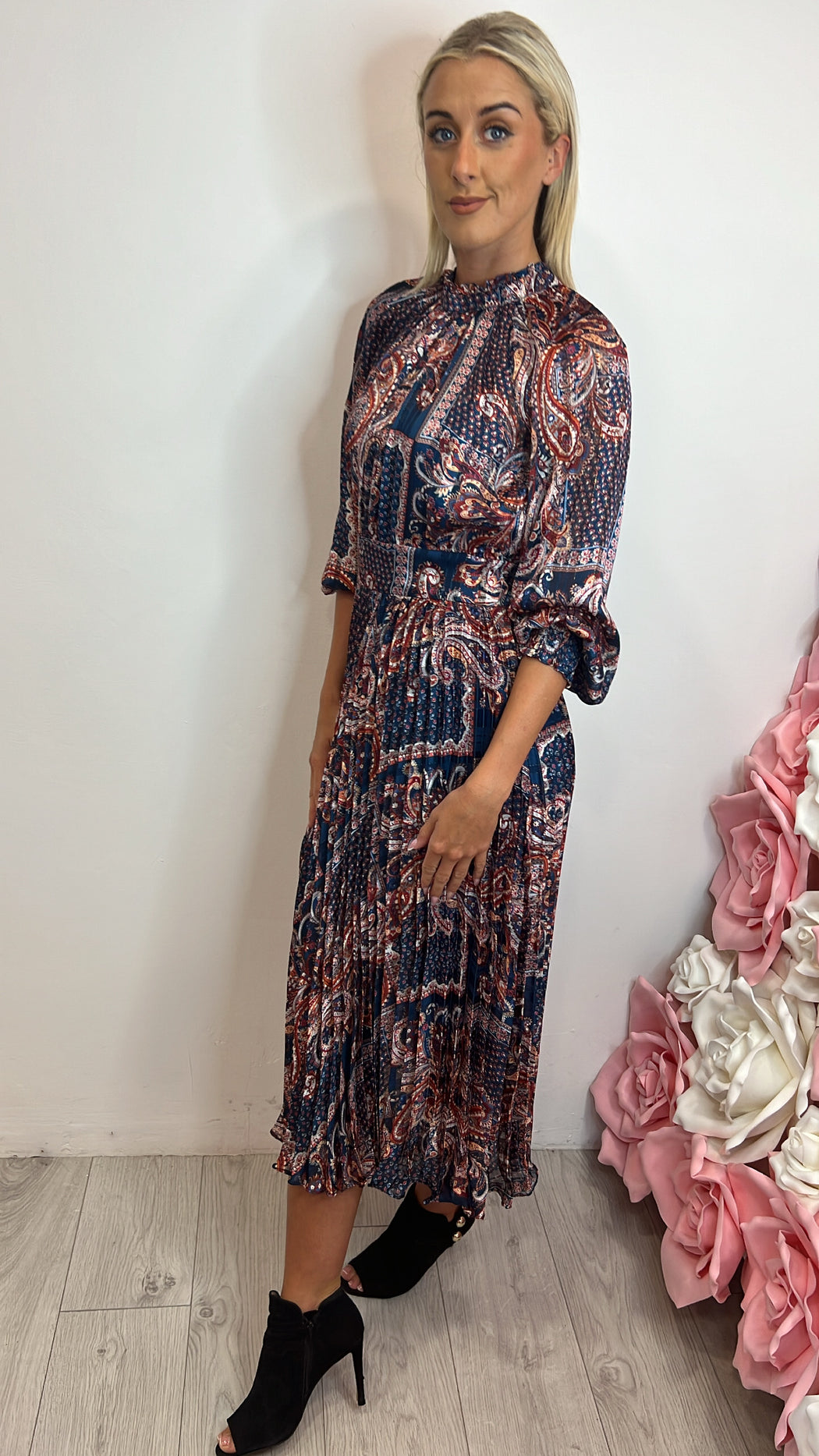 Whisper teal print traffic midi