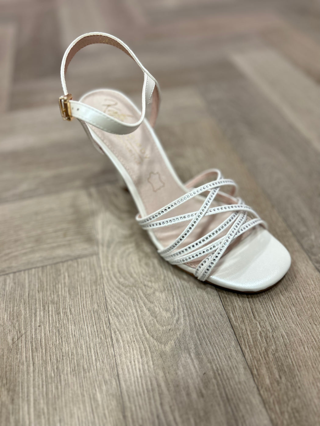 Pearl white camelford