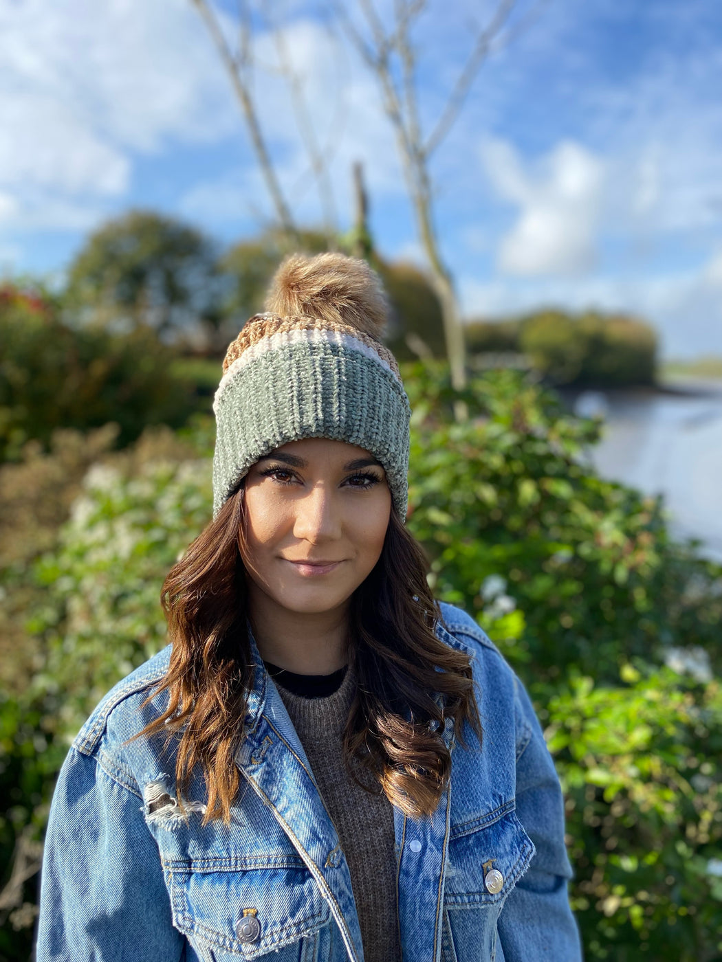 Amy green beige Pom hat