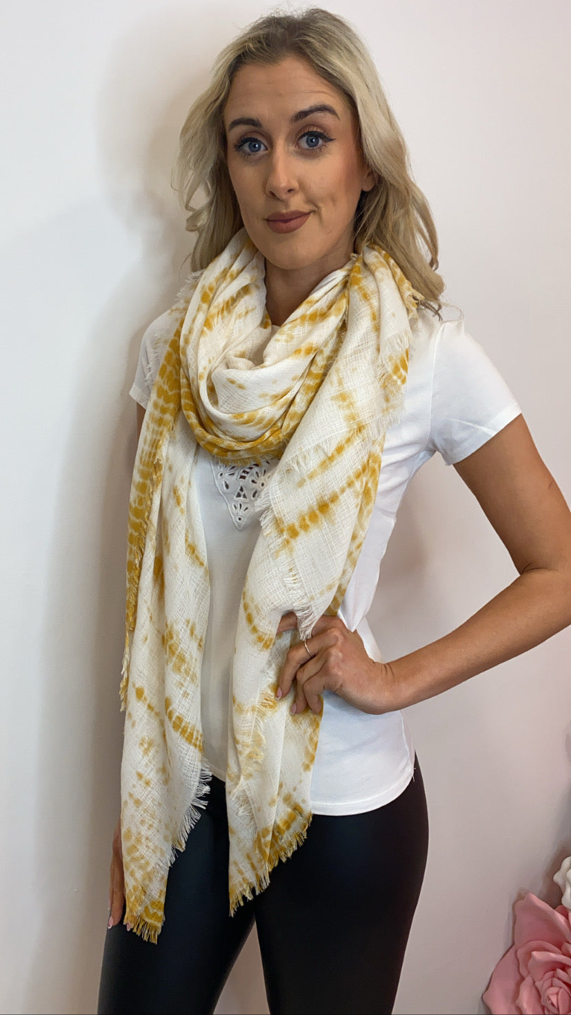 Leia print scarf