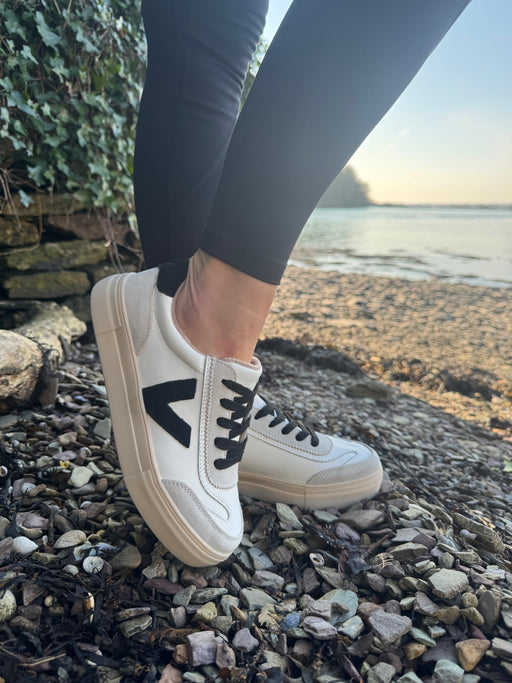 Eighty white coal Runners