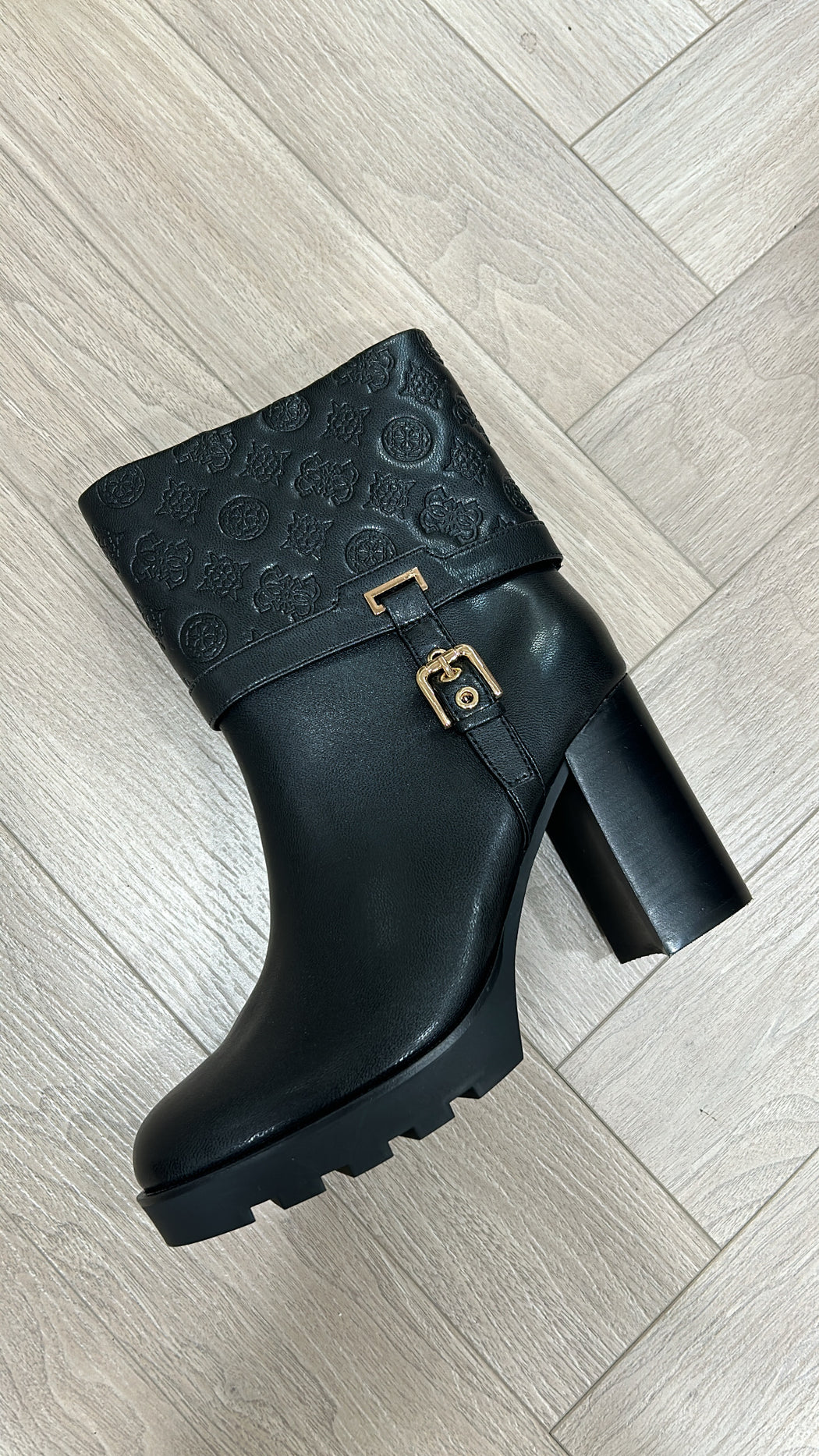 Flfneafal10 guess logo embossed buckle boots