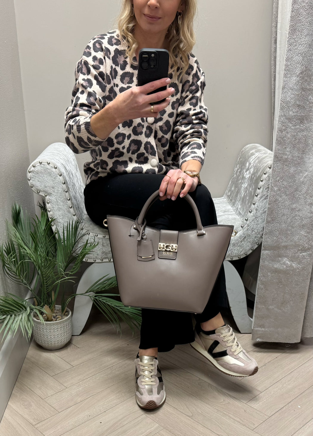 Guess bag VG989122
DARK TAUPE JANE