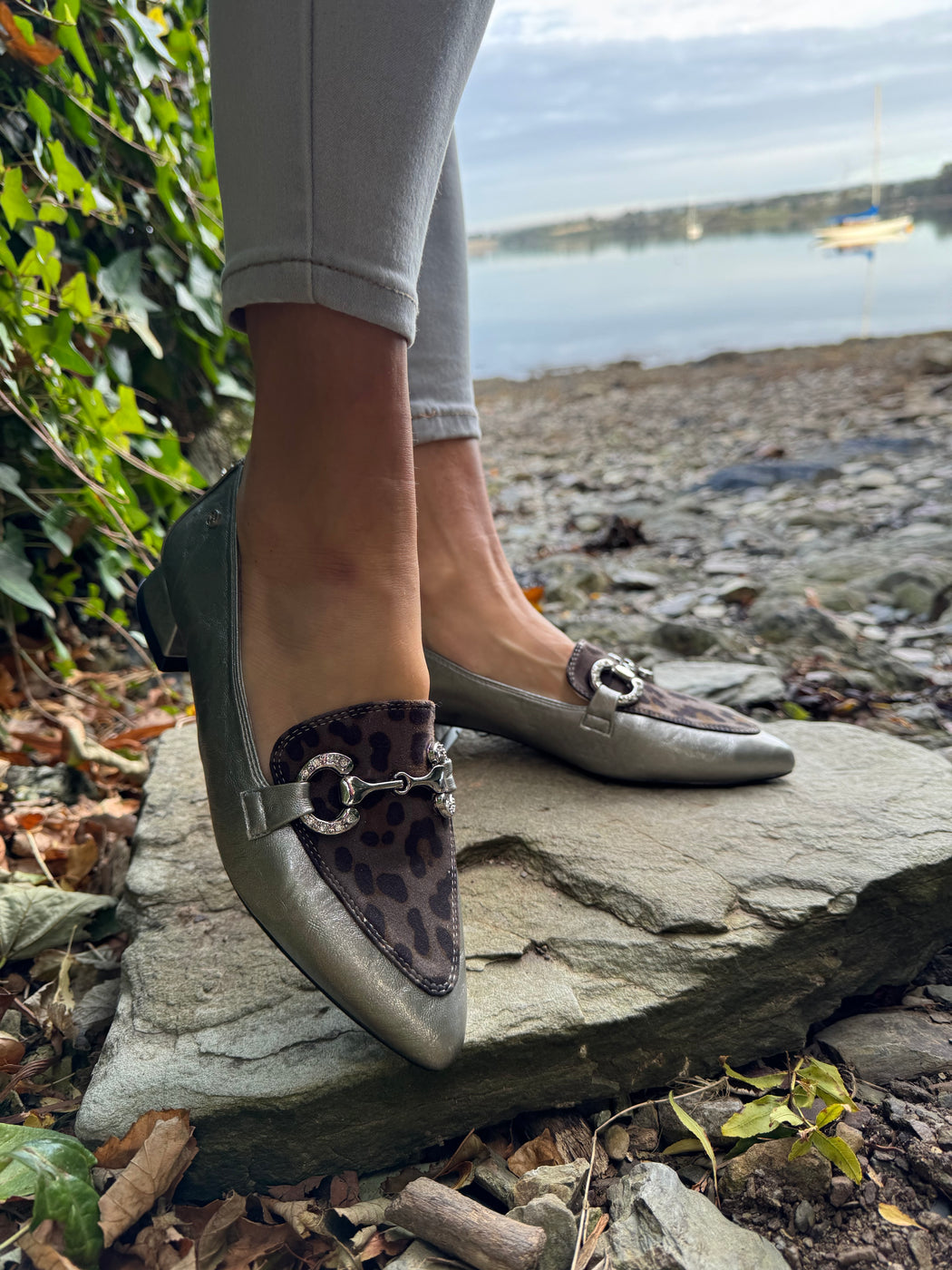 Dalat one Silver cheetah pointed loafer