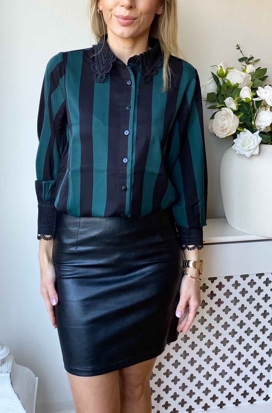 Jill green black blouse