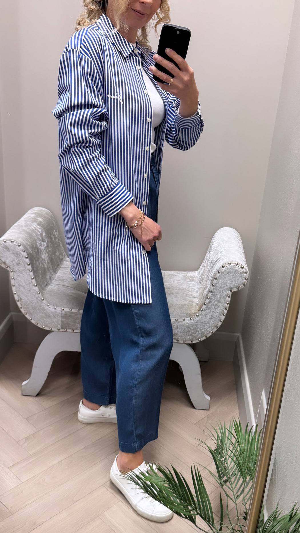 Guess blue and white striped  w6gh39w1849- sbob