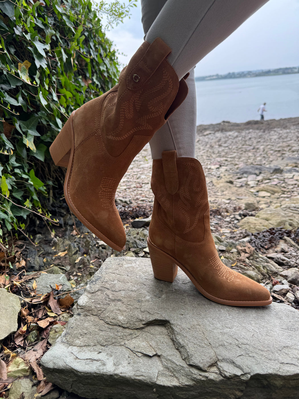 Guess 3/4 suede boots FLTSALSUE10