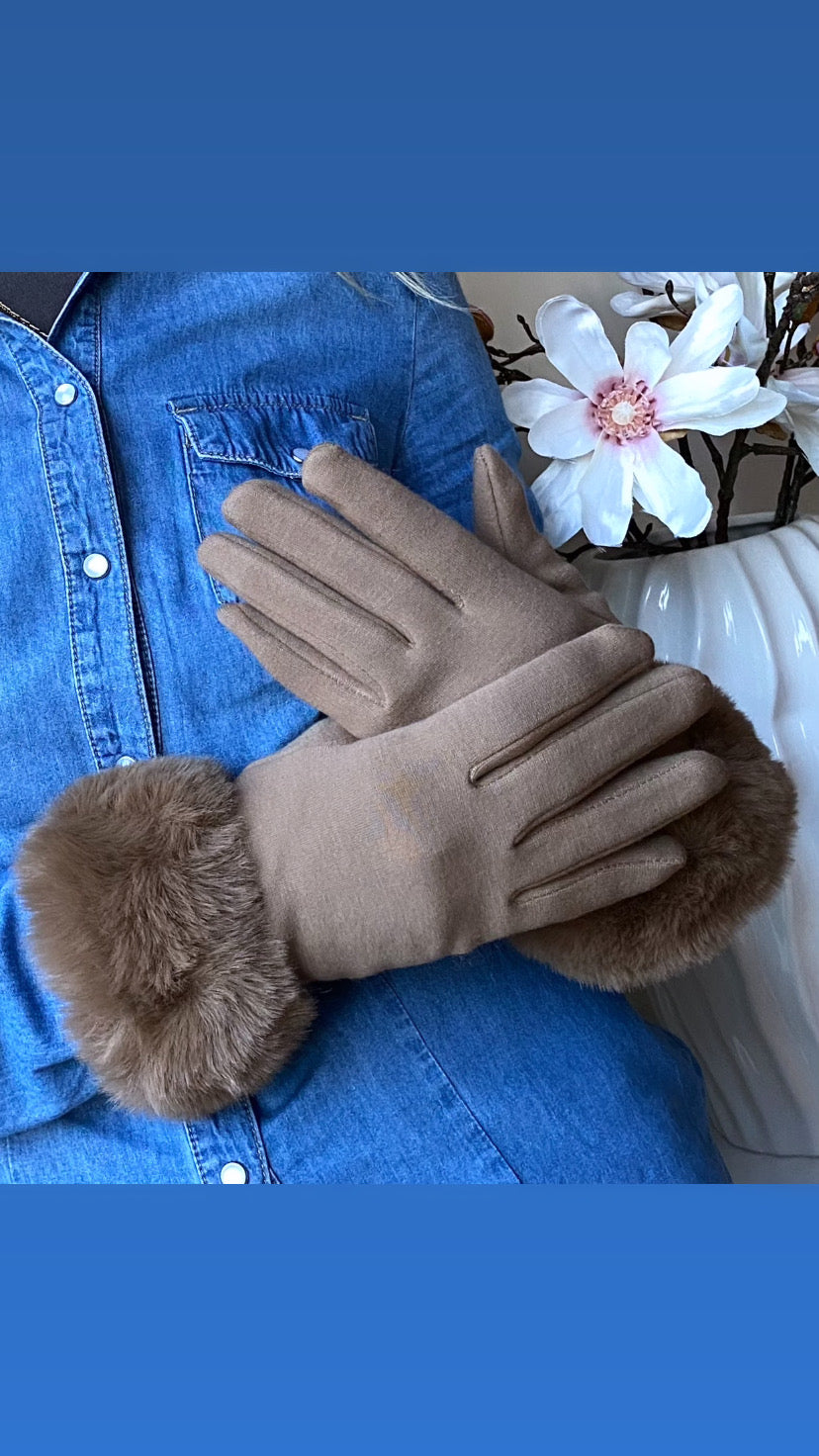 Amelia beige faux fur gloves