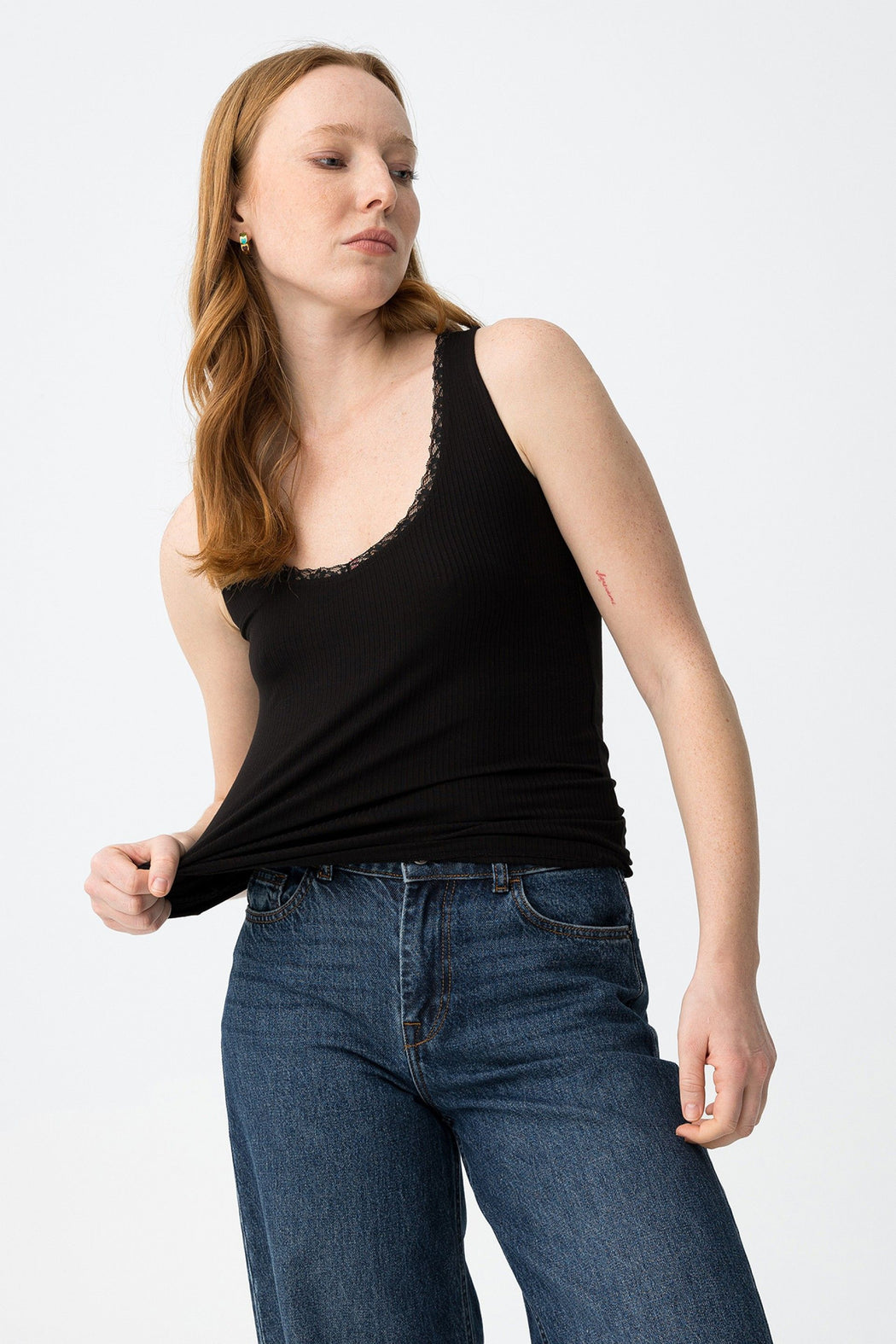 Vigo round neck black tank top