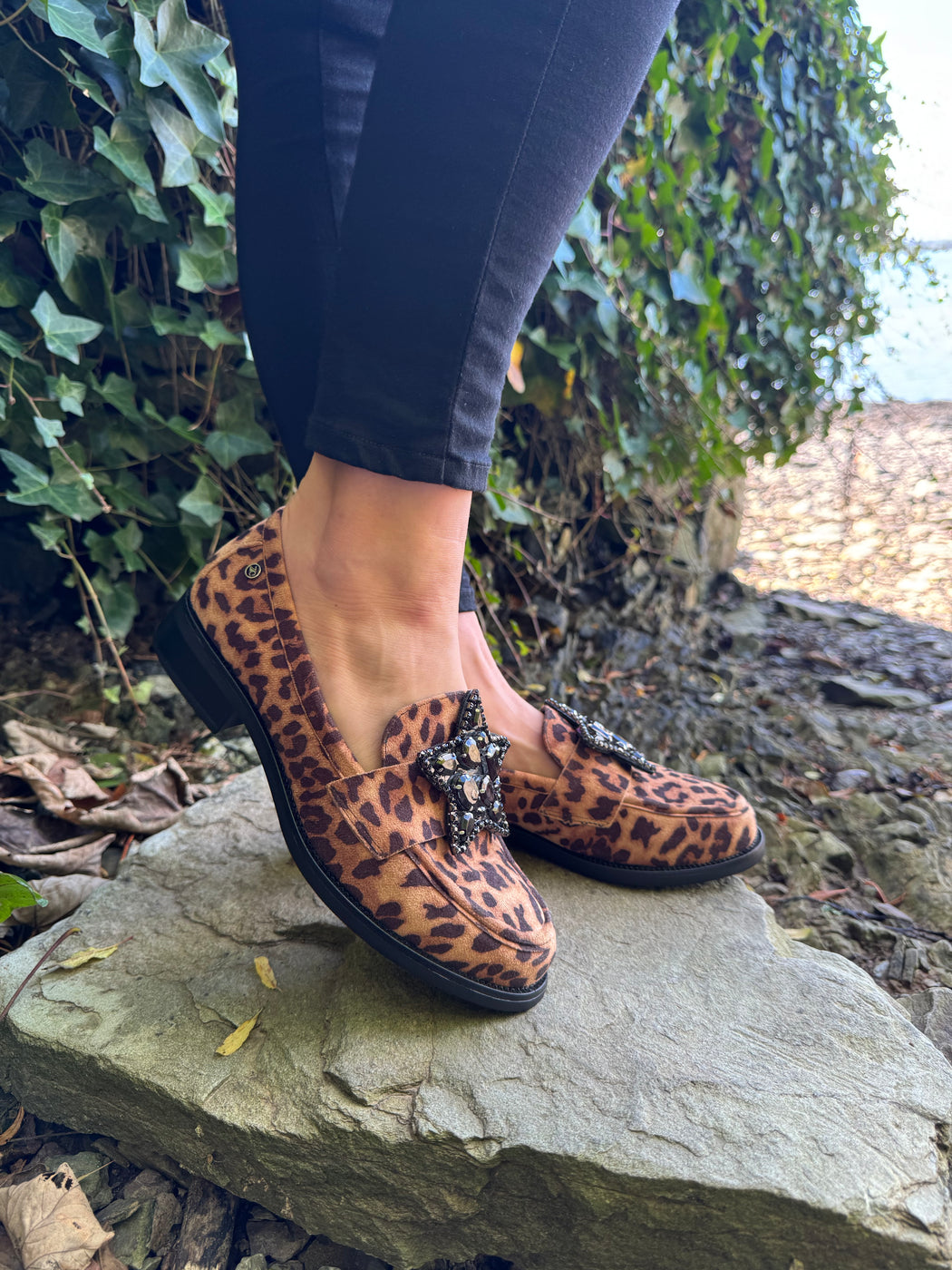 Afyon one leopard star loafer