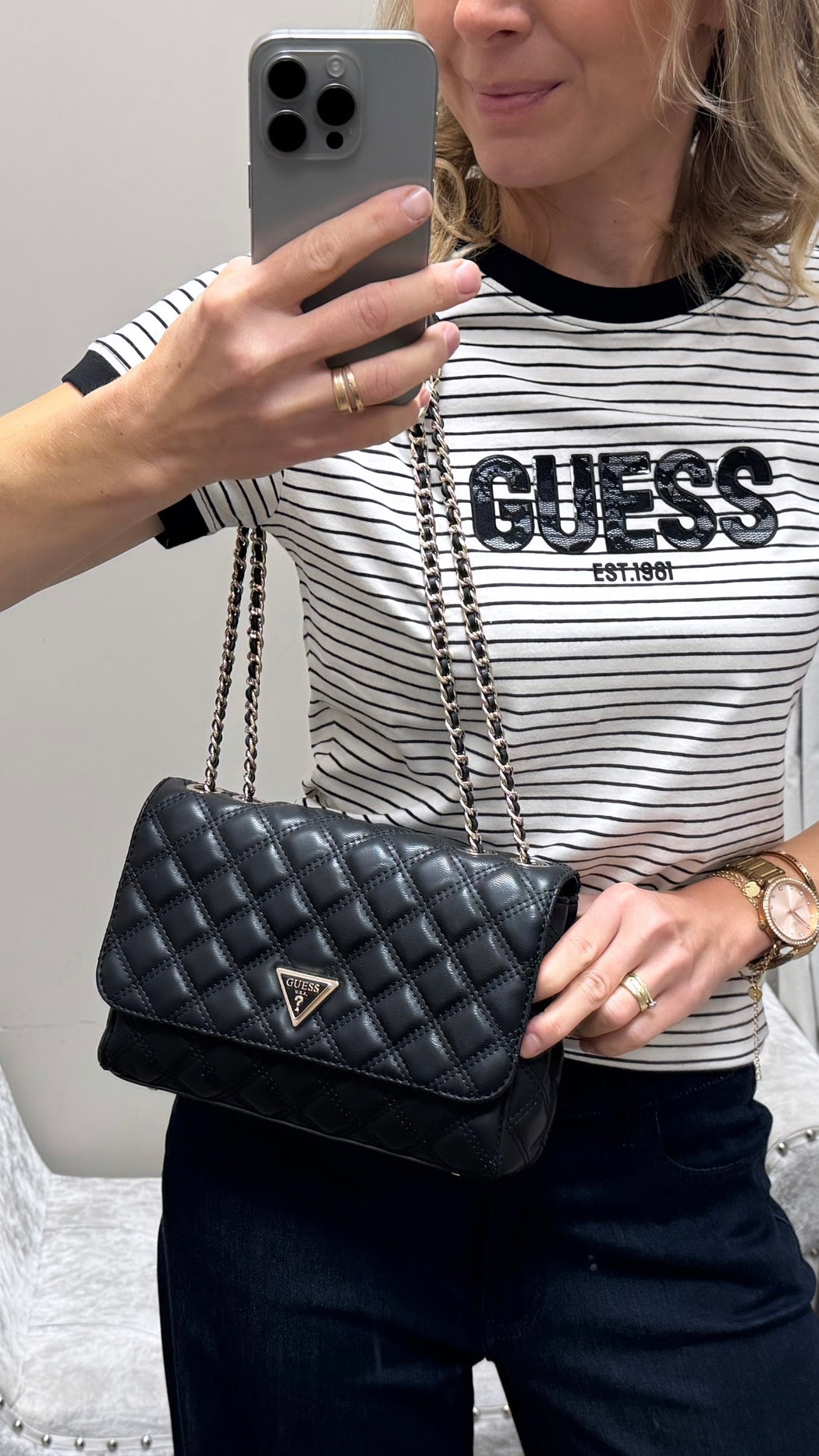 Guess gummy lace insert tee