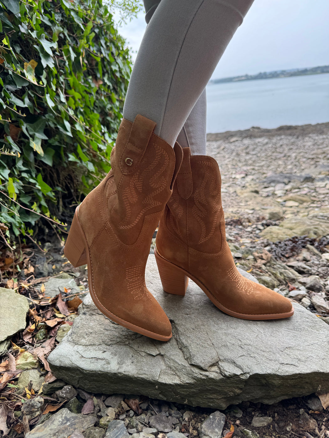 Guess 3/4 suede boots FLTSALSUE10