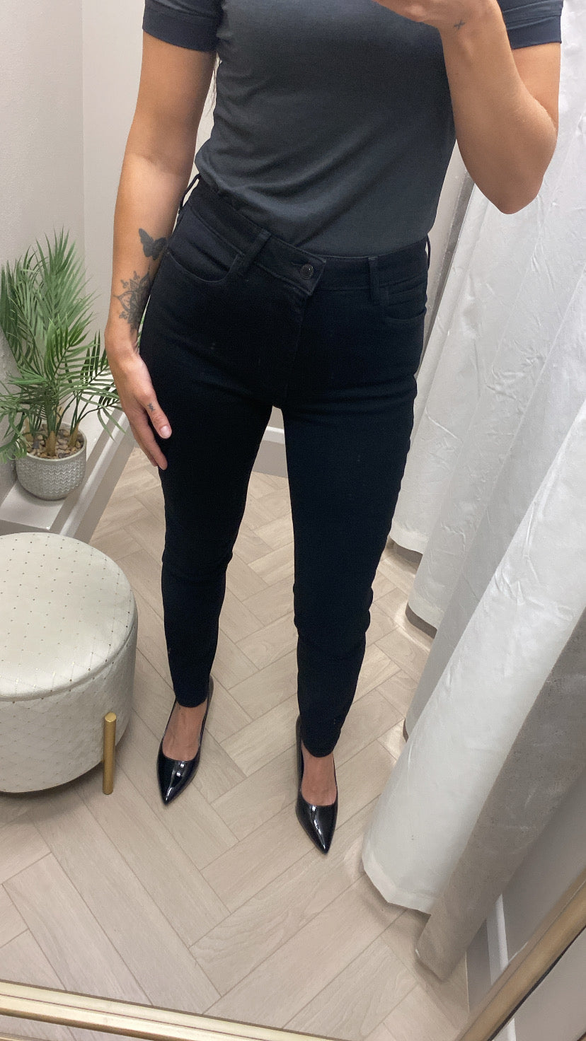 Guess 1981 SKINNY JEANS. W2YA46D4PZ1