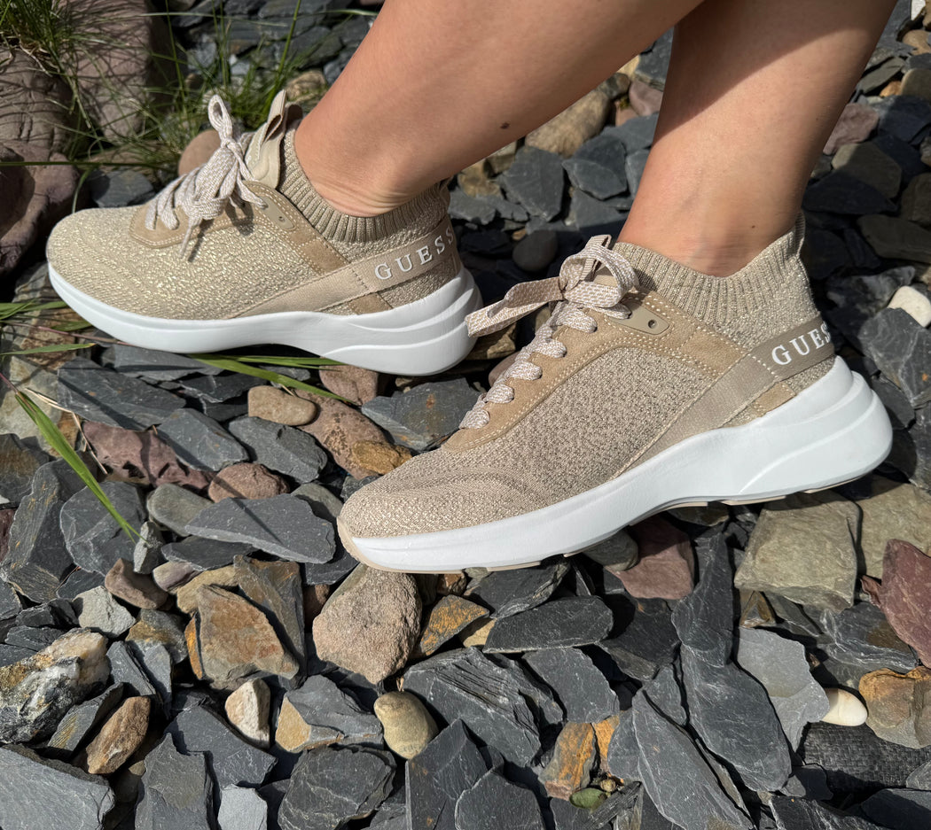 Guess Gold Sparkle Runners. FLJMLDFAB12