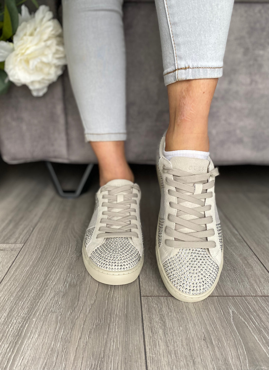 Guess grey diamanté sneaker flptodsue12