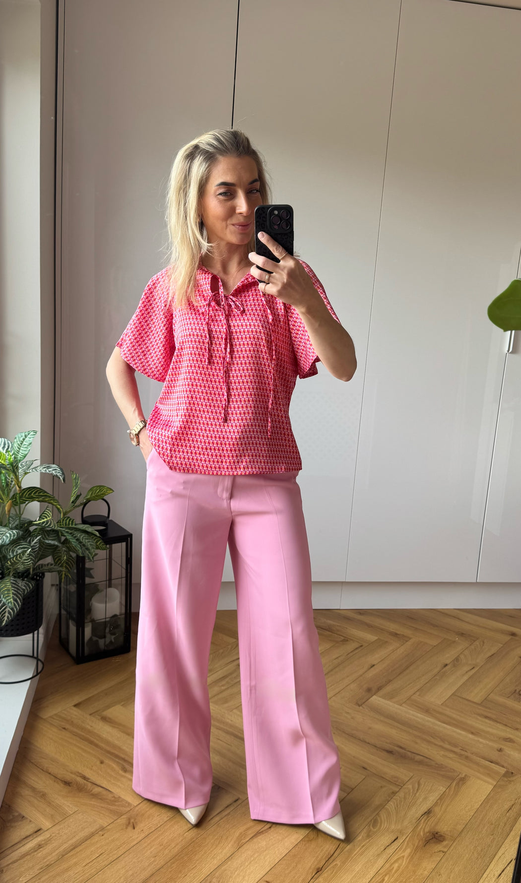 Janelle top red