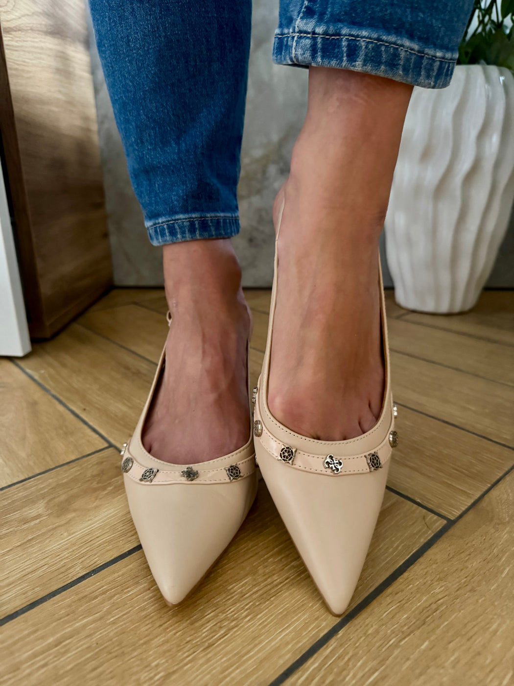 Yanai 4G Peony Logo Slingbacks FLPYANLEA05