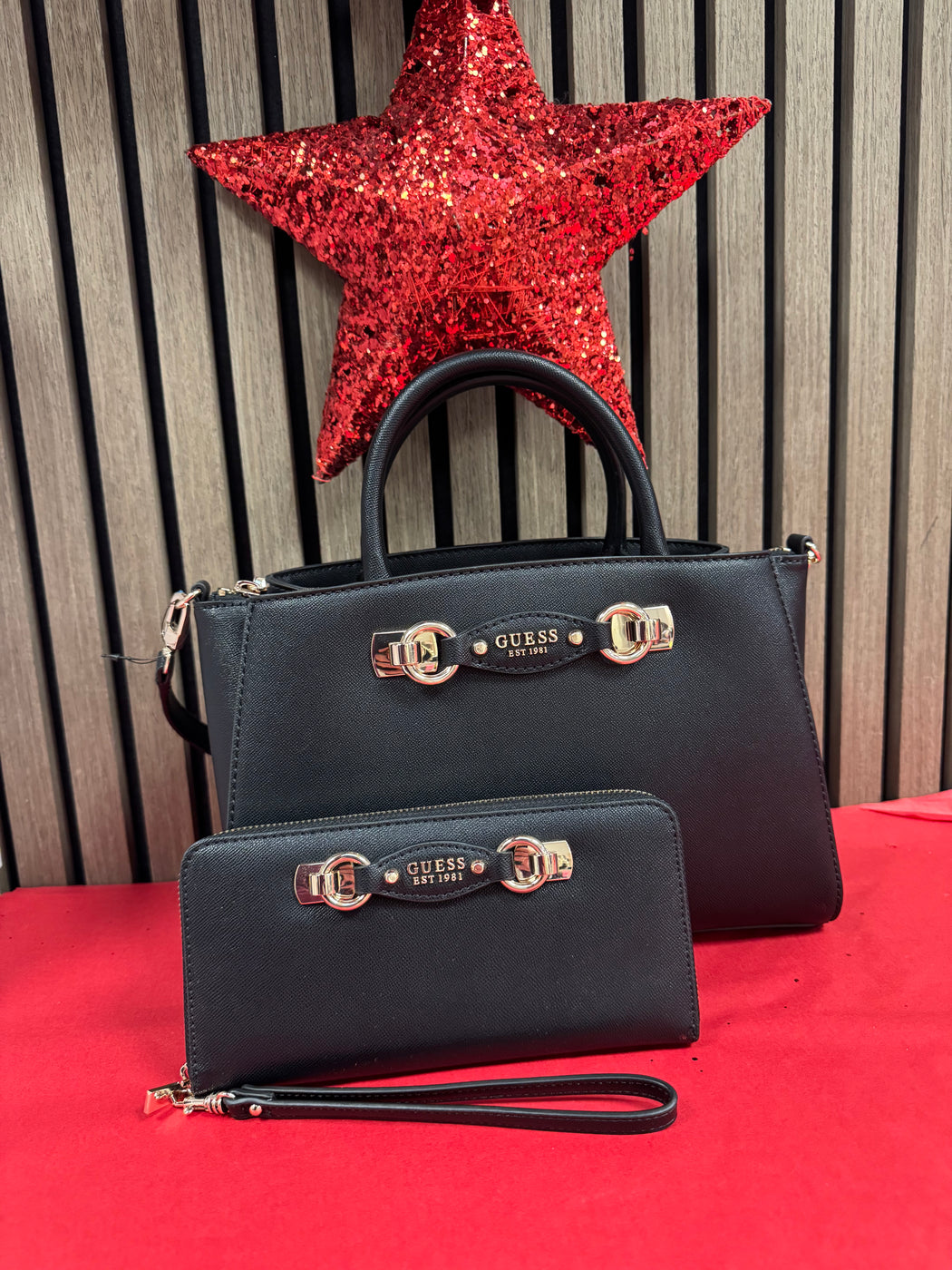 Guess Black MIMINA Wallet. BG8015146