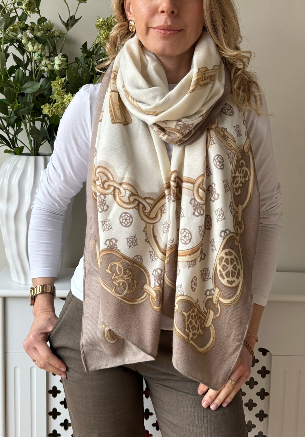 Guess scarf beige AW5464POL03 - PMC