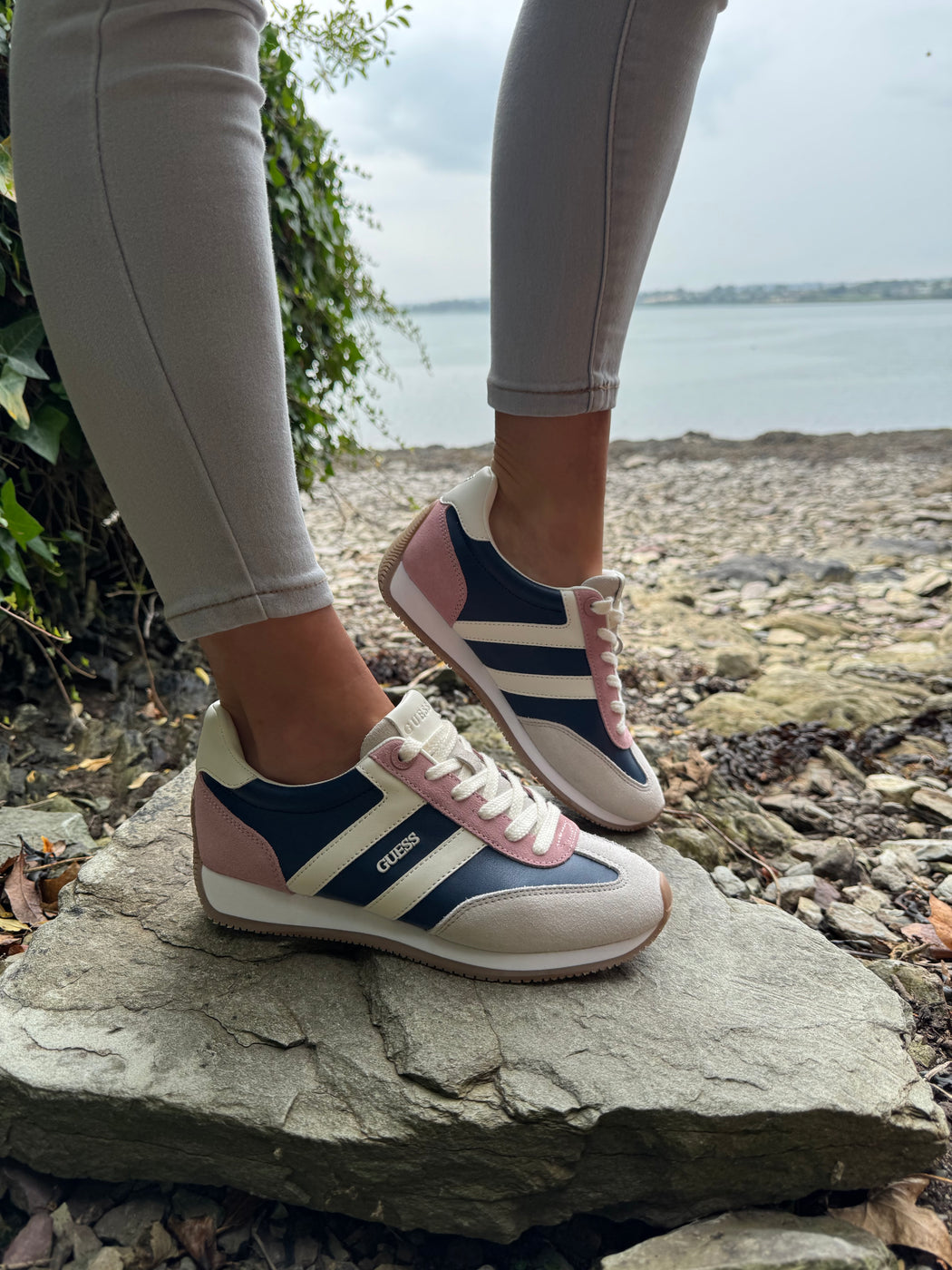 Guess pink/navy trainers FLTSAPLEP12