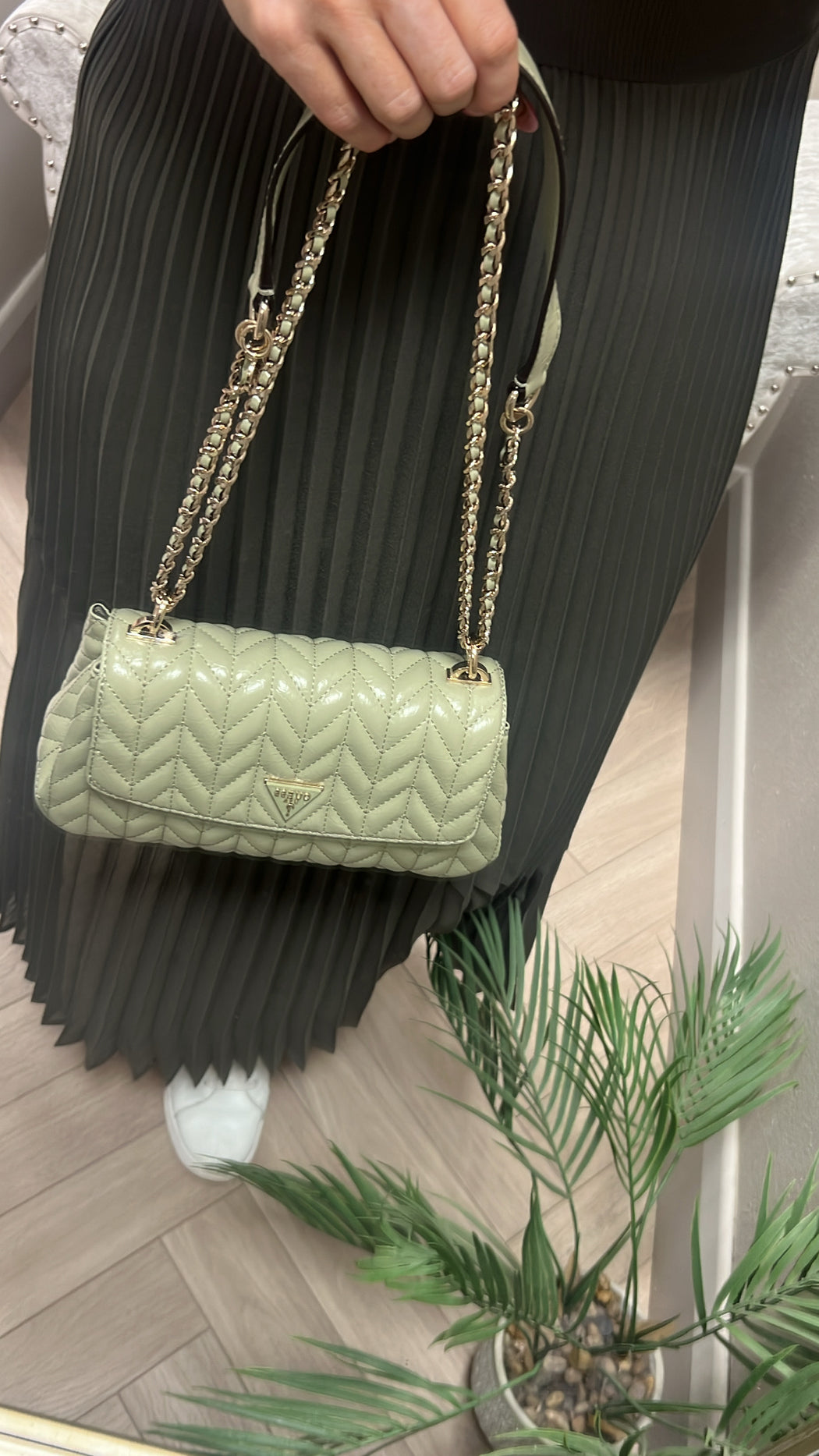 Guess Cheryl Sage shoulder / crossbody Bag TQ972021