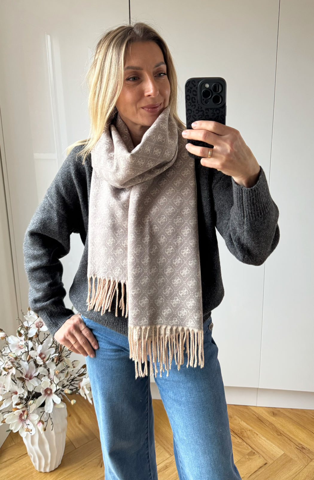Guess grey/beige scarf AW5423POL03 - GRY