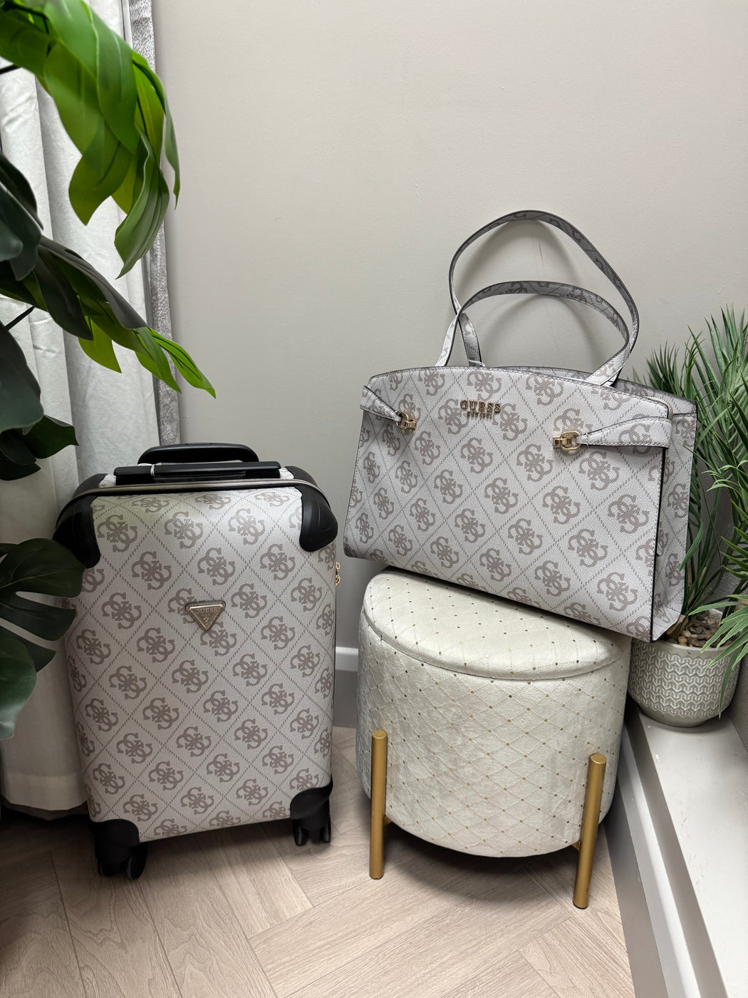 Guess Berta 4G Logo 18” 8-Wheeler Spin Suitcase, Dark Taupe