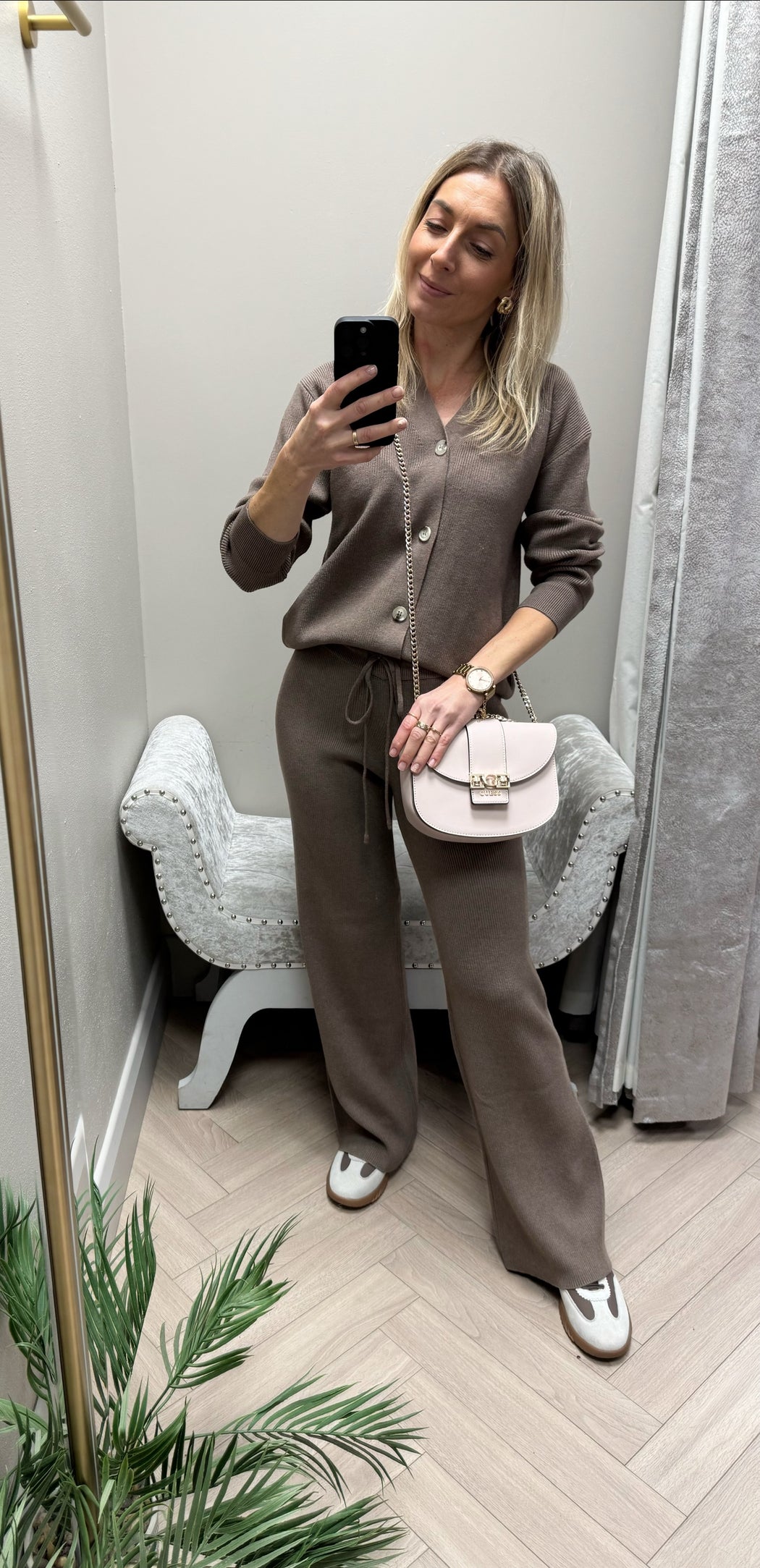 Lady beige trousers