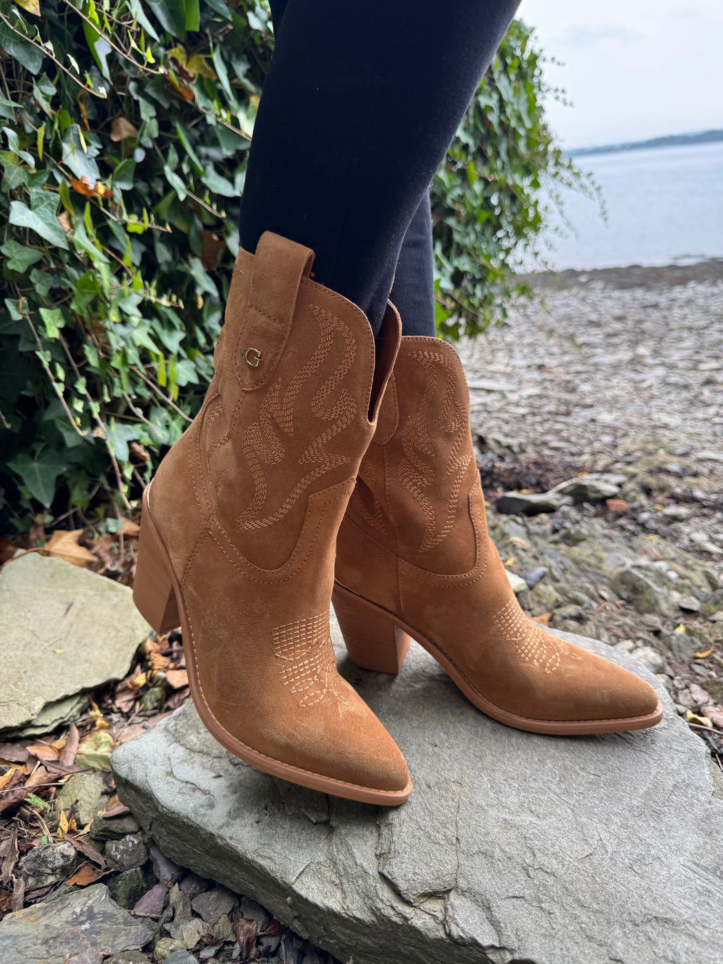 Guess 3/4 suede boots FLTSALSUE10