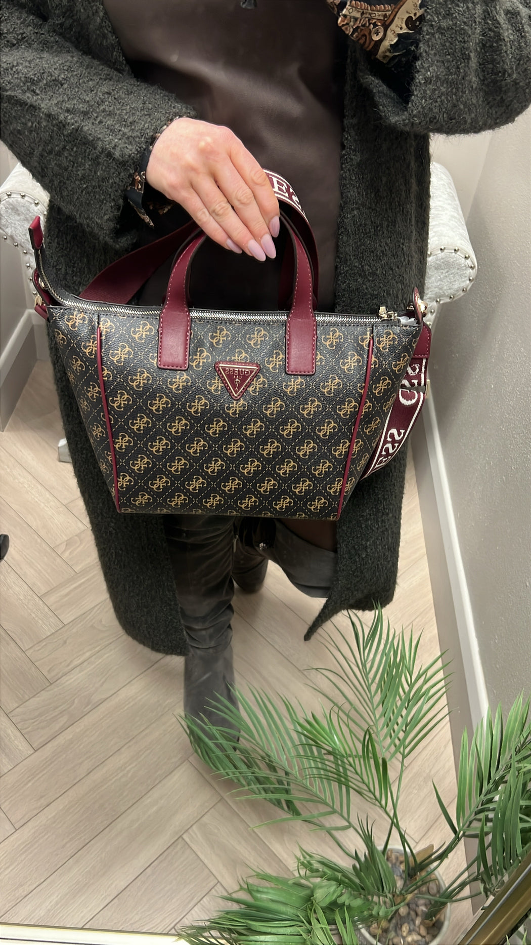 Guess brown logo follie latona travel bag Lq9676019