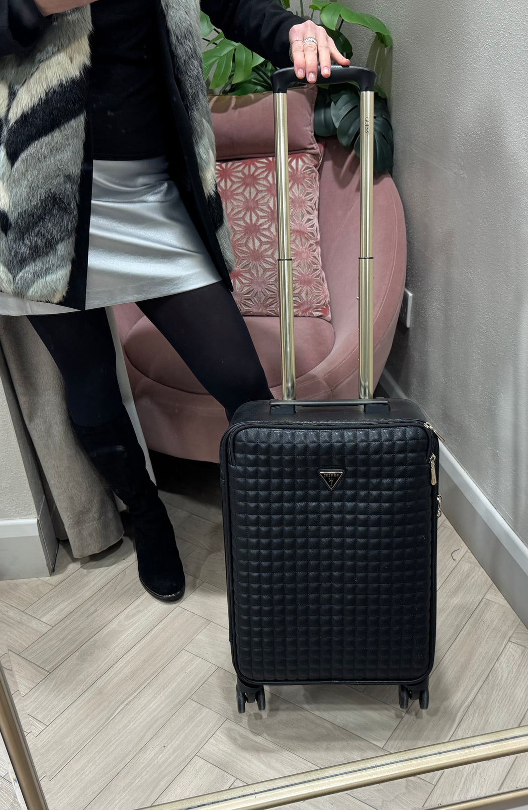 Guess nadira cabin luggage qg8424983