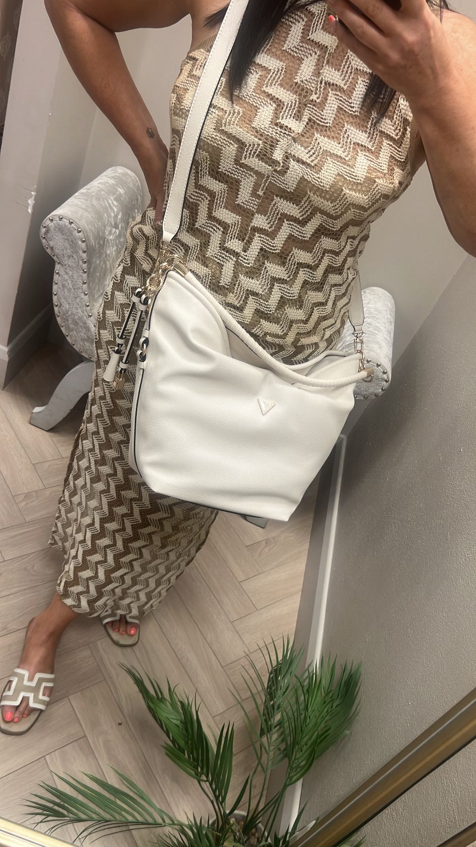 Guess DANYA Off White Bag. BG991802