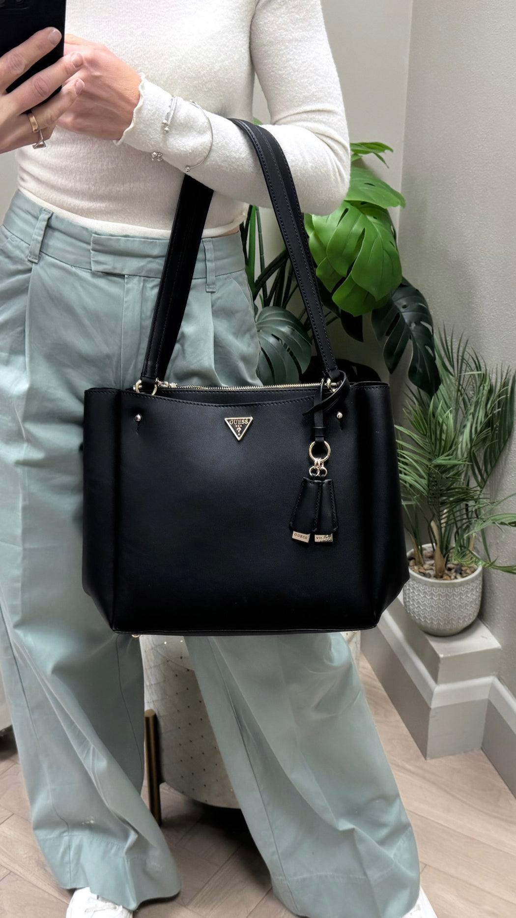 Guess black talent bag NG966923