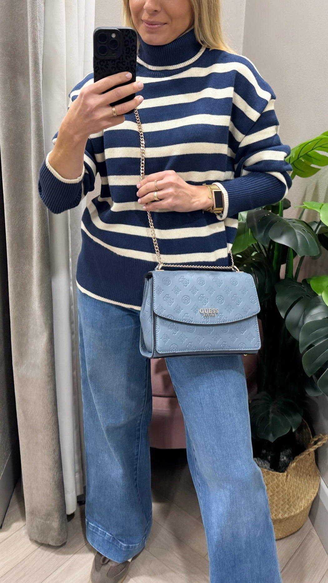 Phoebe 4G Peony Logo Mini Crossbody pd966521