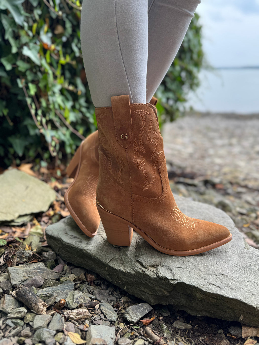 Guess 3/4 suede boots FLTSALSUE10
